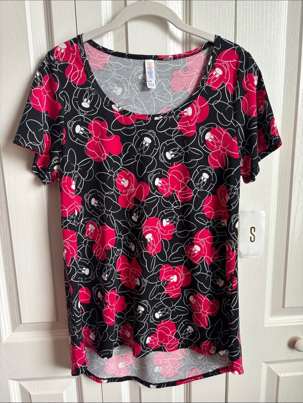 LulaRoe x Disney| NWT Classic T